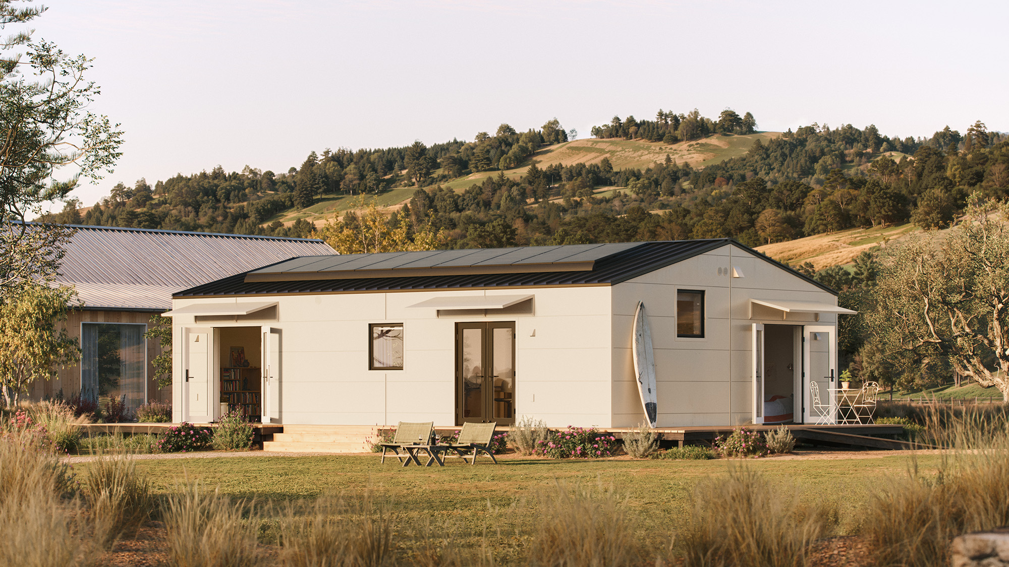 Backyard XL 10 in parchment smooth-coated steel cladding.